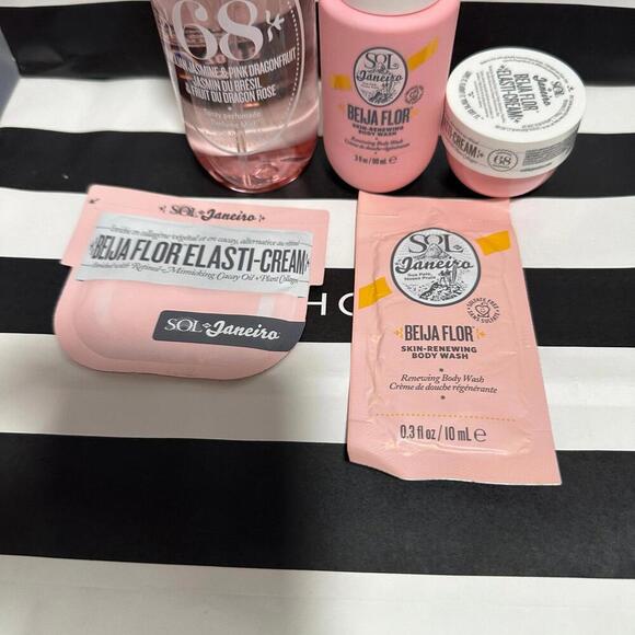 Sol De Janeiro Beija Flor set - Picture 3 of 3